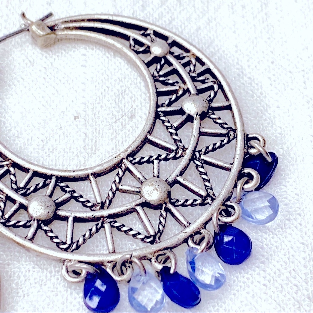 ❣️$25/3❣️ Exotic Sliver Plated Blue Resin Beads Hoop Earrings - Picture 3 of 8